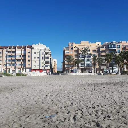 Apartment Junto Al Mar Quesada 2 *